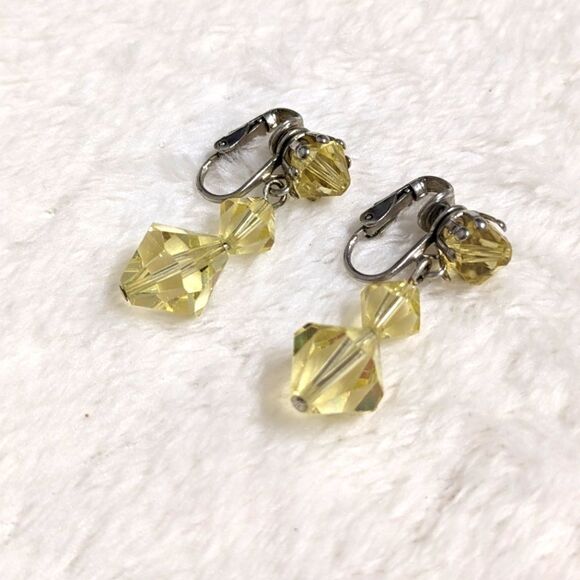 Vintage Soft Butter Yellow Crystal Dangle Clip Earrings - Picture 1 of 9